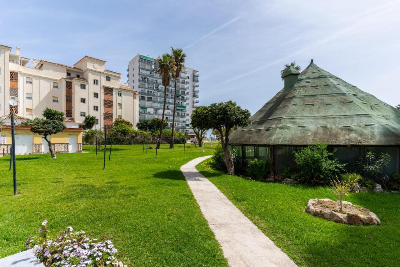 Апартаменты Mi Casa De La Playa -Estudio Frente Al Mar- Бенальмадена Экстерьер фото